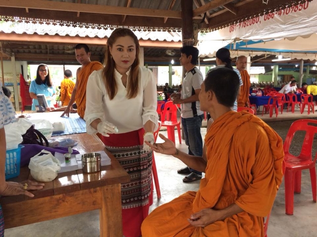 กิจกรรม ตรวจสุขภาพเคลื่อนให้กับพระสงฆ์และพี่น้องประชาชนในพื้นที่